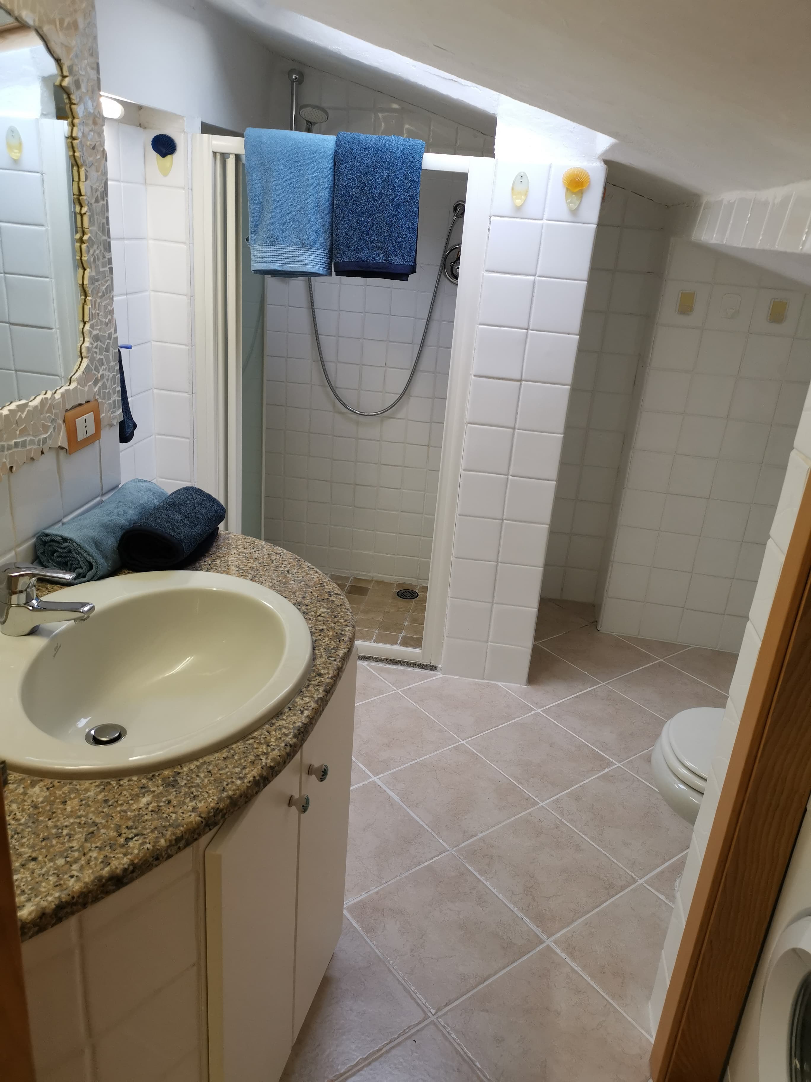 Bagno con doccia