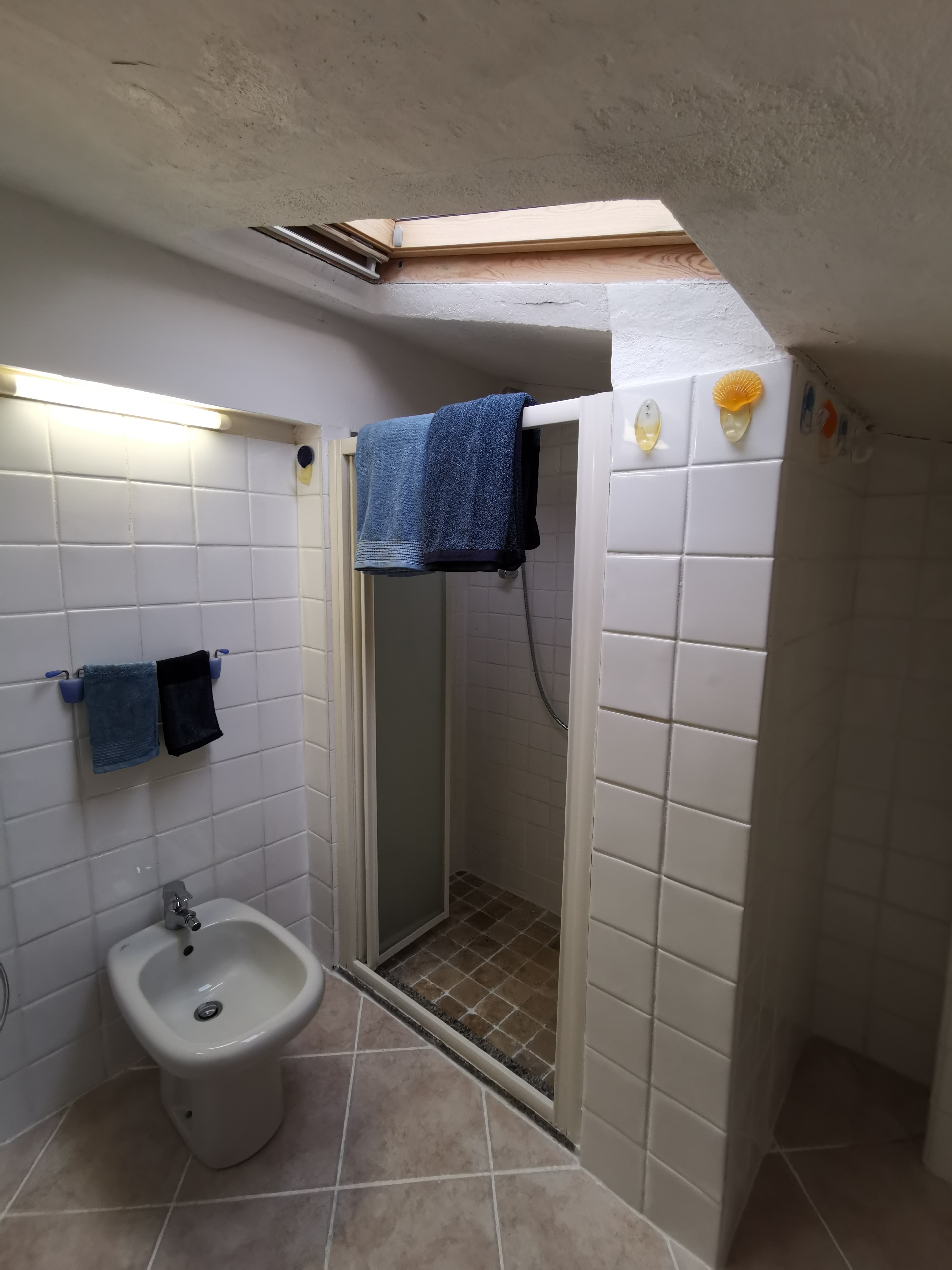 Bagno con doccia